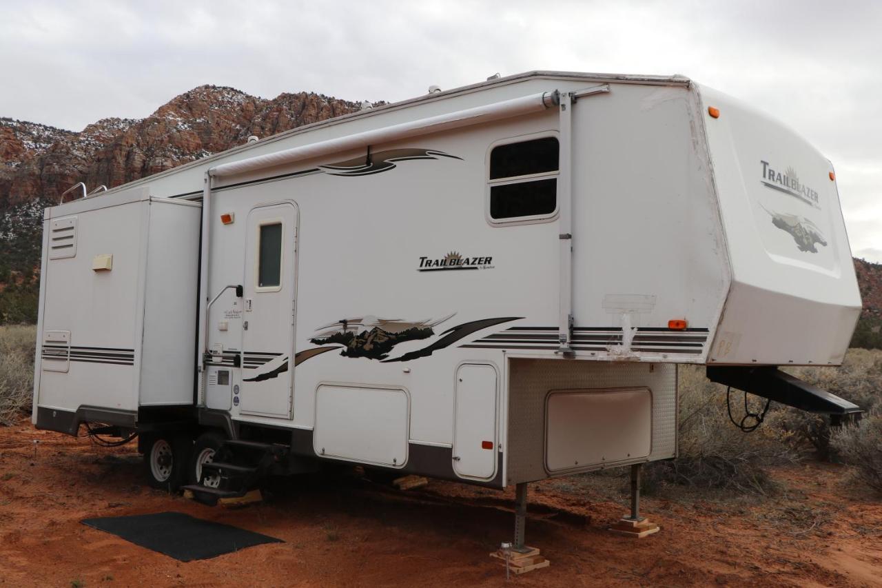 Camp Valhalla At Zion Hotel Colorado City Exterior photo