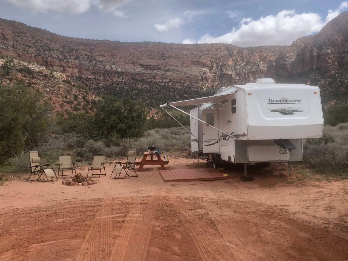 Camp Valhalla At Zion Hotel Colorado City Exterior photo